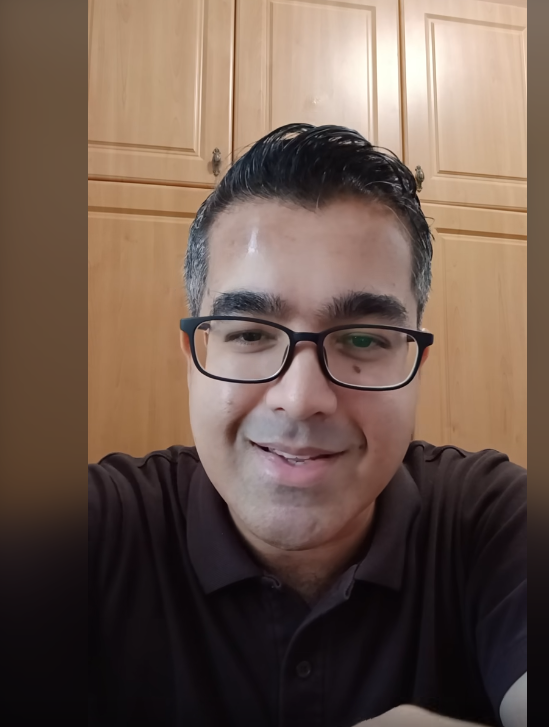 Mustafa Rasheed speaking in a native LinkedIn business video